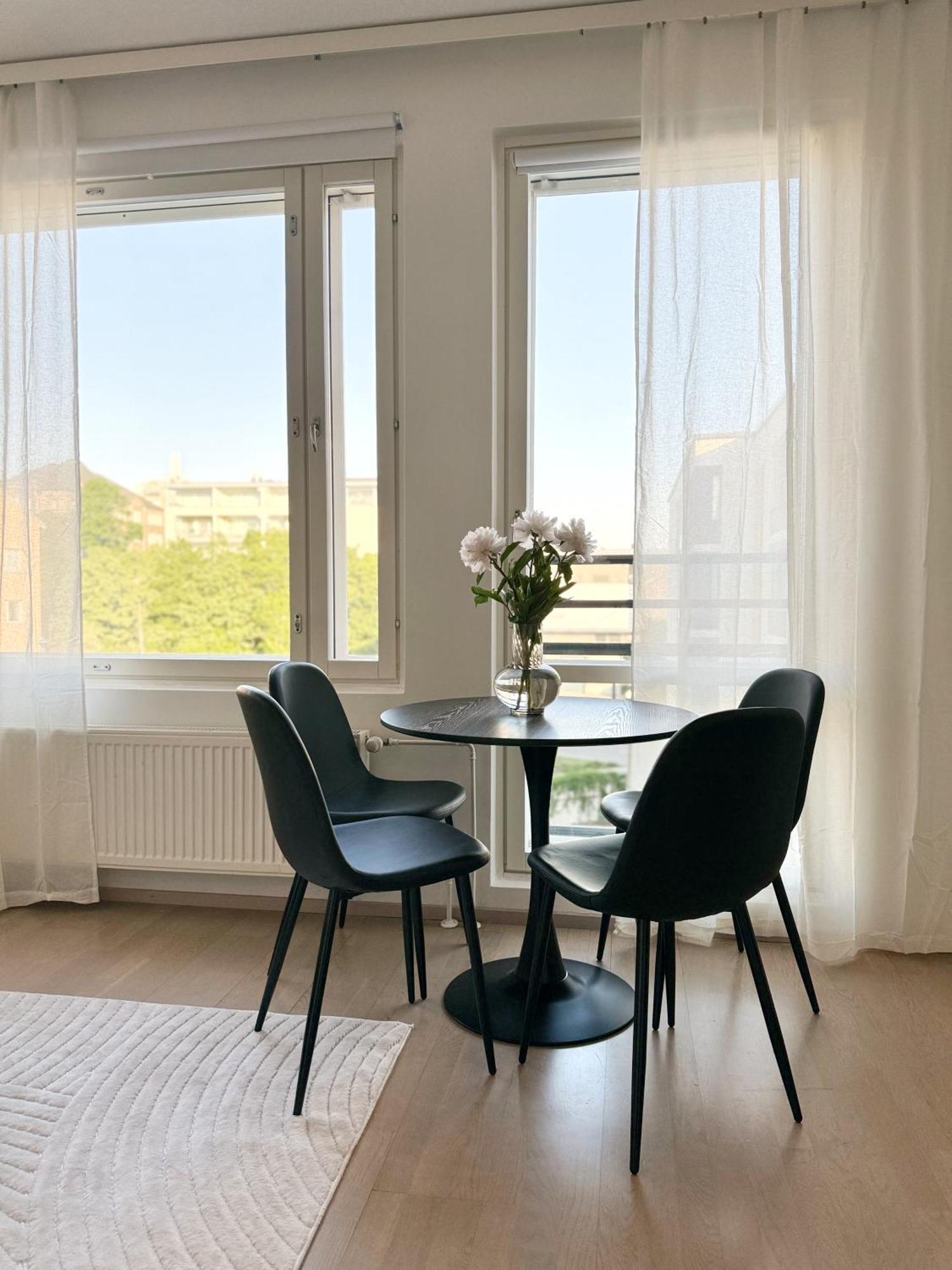 Port Arthur - Apartments, Free Parking Garage Included *